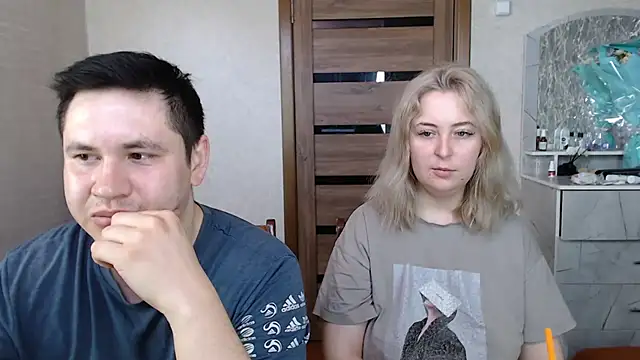 Snapshot of Kristy-Max chatting on March 19, 2025, 2:59 am Kristy-Max online show from March 19, 2025, 2:59 am