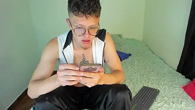 CelesteXCute online show from February 21, 2025, 1:11 pm