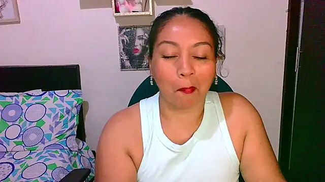 Snapshot of zaray_bella chatting on January 31, 2026, 10:30 pm zaray bella online show from January 31, 2026, 10:30 pm