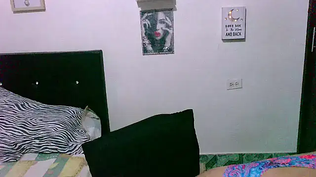 Snapshot of zaray_bella chatting on September 13, 2025, 11:38 pm zaray bella online show from September 13, 2025, 11:38 pm