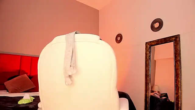 Snapshot of Giovanna_oliveira chatting on February 4, 2026, 5:35 am Giovanna oliveira online show from February 4, 2026, 5:35 am