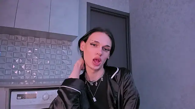 Snapshot of CHERLYBAY chatting on January 5, 2026, 11:19 pm CHERLYBAY online show from January 5, 2026, 11:19 pm