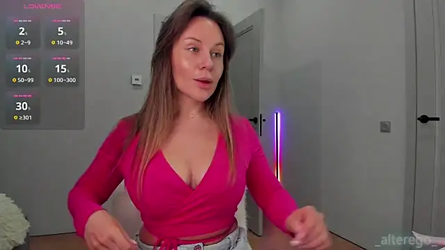  cometoseeme  online show from March 15, 2026, 3:52 pm