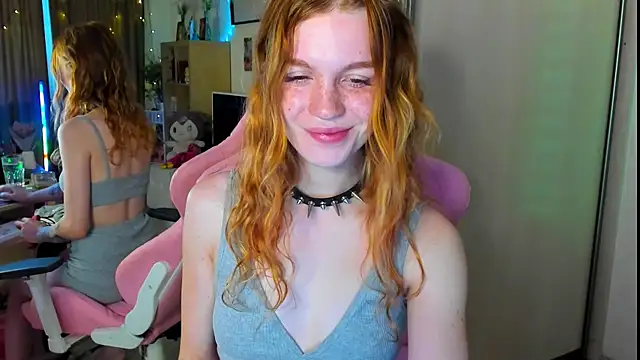 Snapshot of Sunny_Elly chatting on October 4, 2025, 6:37 am Sunny Elly online show from October 4, 2025, 6:37 am