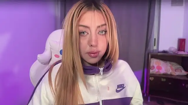 Snapshot of Angel_lusst chatting on October 31, 2025, 3:25 am Angel lusst online show from October 31, 2025, 3:25 am