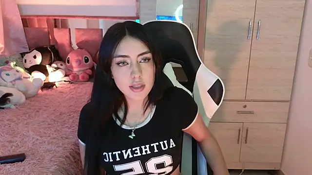 Snapshot of Angel_lusst chatting on December 23, 2024, 5:06 am Angel lusst online show from December 23, 2024, 5:06 am