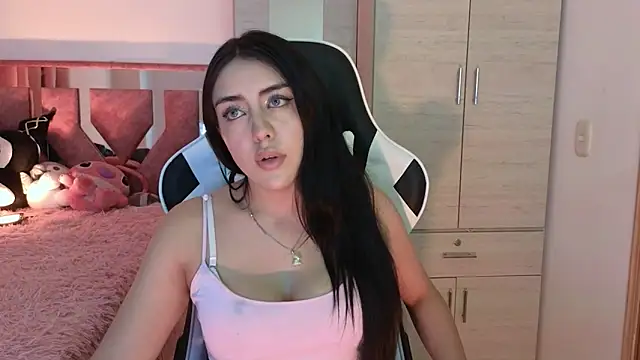 Snapshot of Angel_lusst chatting on December 22, 2024, 5:33 am Angel lusst online show from December 22, 2024, 5:33 am