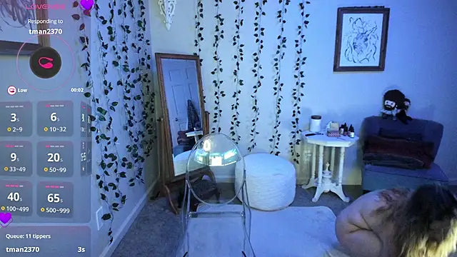 Peaches N Kreme online show from March 30, 2026, 4:14 am