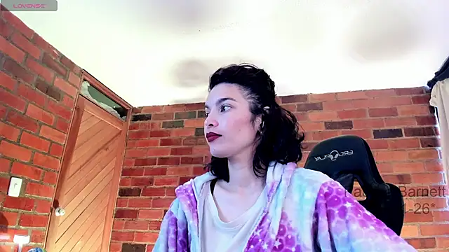 paulinabarnett- online show from January 11, 2026, 4:25 pm