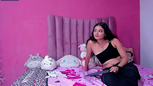 JustiinJazmin online show from March 3, 2025, 11:46 pm