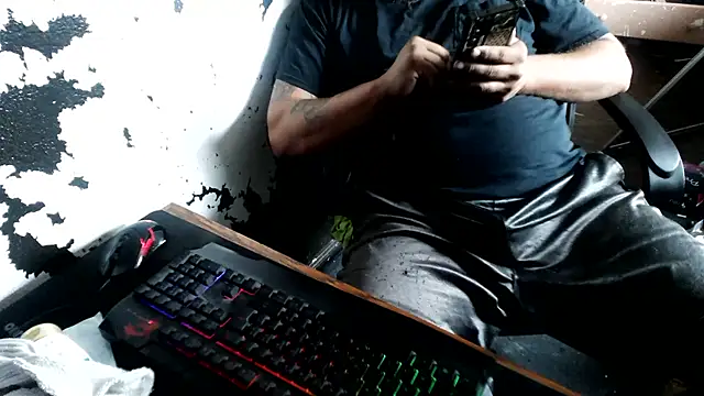 slickwill123 online show from July 25, 2026, 5:52 pm