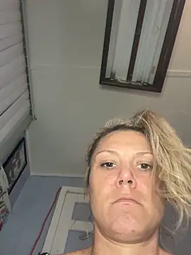 hotNReady6969 online show from November 26, 2025, 8:03 am