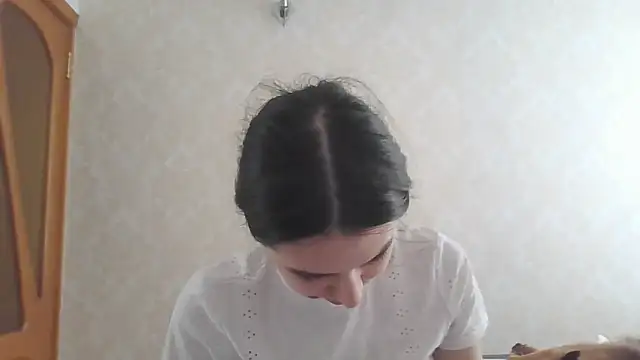 Snapshot of Kashtanka_ chatting on April 22, 2026, 5:25 am Kashtanka online show from April 22, 2026, 5:25 am