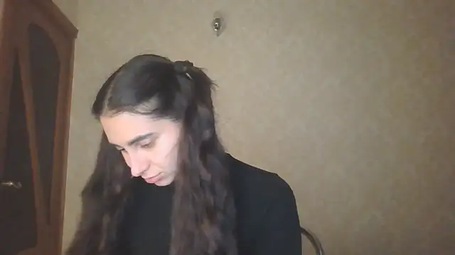 Snapshot of Kashtanka_ chatting on May 26, 2026, 6:28 pm Kashtanka online show from May 26, 2026, 6:28 pm
