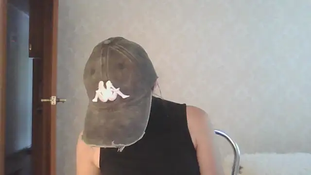 Snapshot of Kashtanka_ chatting on July 6, 2026, 8:32 am Kashtanka online show from July 6, 2026, 8:32 am