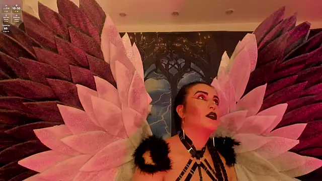 Snapshot of MeliizaQueen chatting on October 25, 2025, 5:35 pm MeliizaQueen online show from October 25, 2025, 5:35 pm