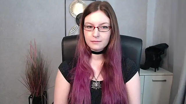 emmaxDelight online show from March 15, 2025, 10:46 am