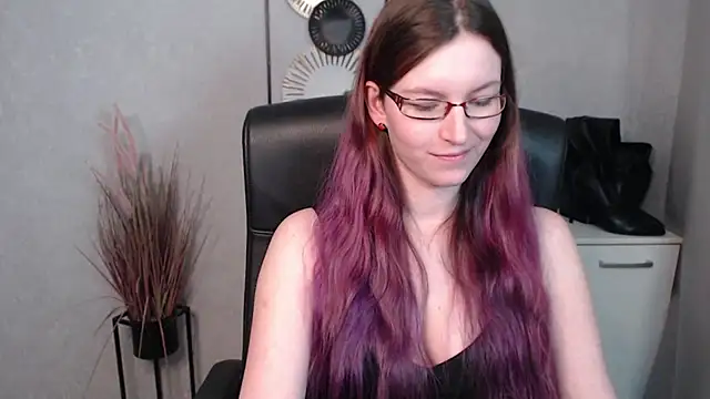 emmaxDelight online show from February 26, 2025, 12:38 pm