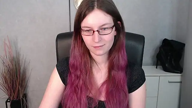 emmaxDelight online show from February 14, 2025, 12:36 pm