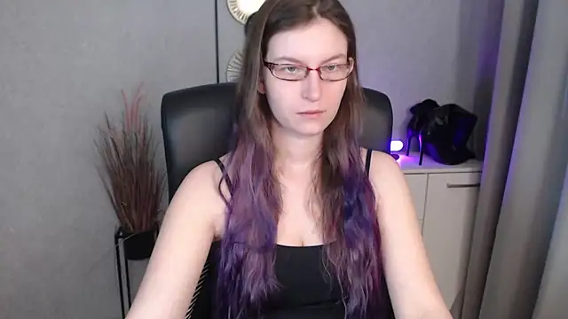 emmaxDelight online show from October 10, 2025, 5:19 am