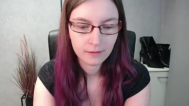 emmaxDelight online show from February 18, 2025, 10:16 am