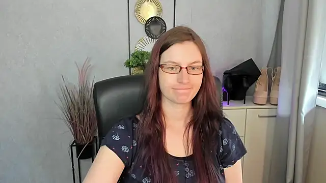 emmaxDelight online show from July 29, 2026, 12:37 pm