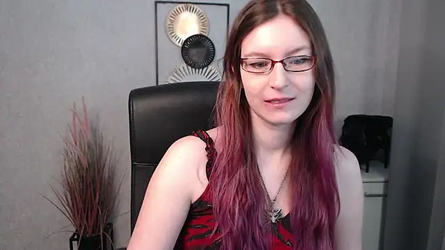 emmaxDelight online show from March 20, 2025, 6:41 am