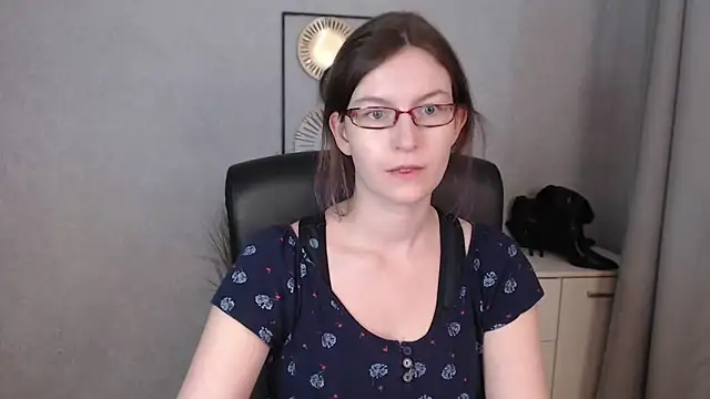 emmaxDelight online show from September 16, 2025, 5:19 am