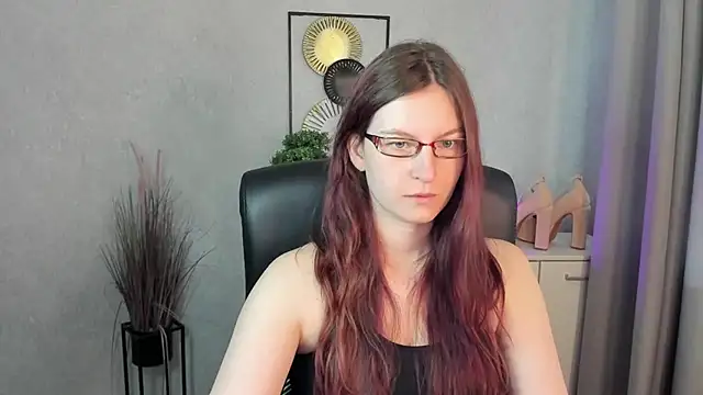 emmaxDelight online show from July 7, 2026, 6:27 am