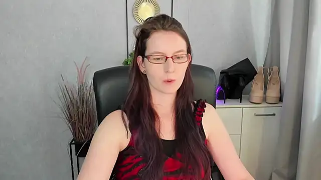 emmaxDelight online show from July 28, 2026, 12:48 pm