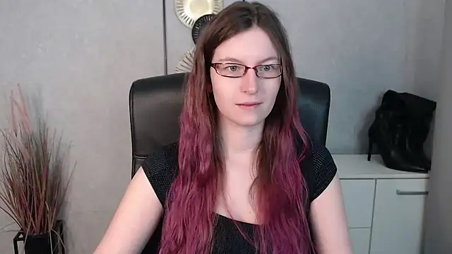 emmaxDelight online show from February 14, 2025, 6:34 am