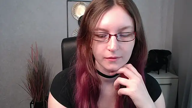 emmaxDelight online show from March 18, 2025, 6:39 am