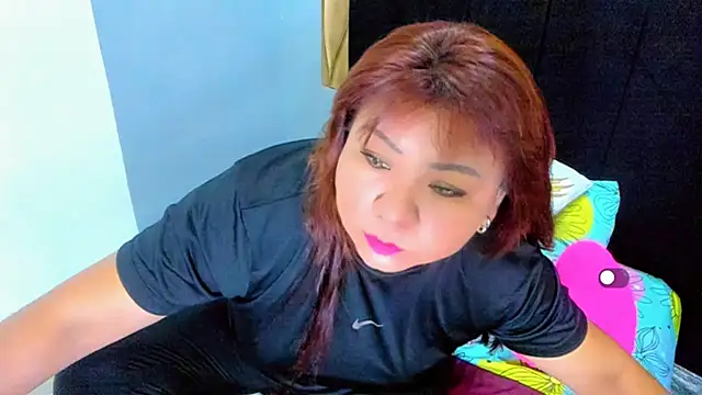 Snapshot of victoria_love89 chatting on November 17, 2025, 2:04 am victoria love89 online show from November 17, 2025, 2:04 am