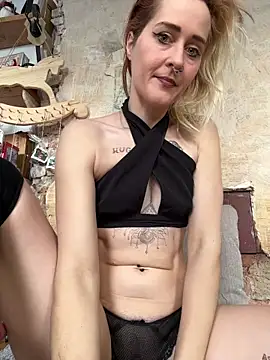 Snapshot of JoleneFuego chatting on February 3, 2026, 9:14 am JoleneFuego online show from February 3, 2026, 9:14 am