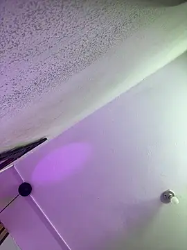 Snapshot of Mia_ross16 chatting on December 16, 2025, 2:43 pm Mia ross16 online show from December 16, 2025, 2:43 pm