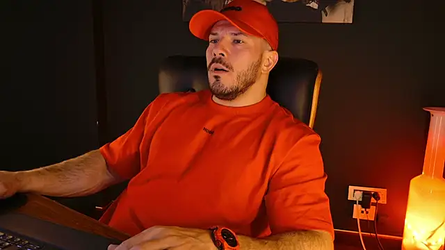 AngeloEric online show from December 14, 2025, 1:39 pm