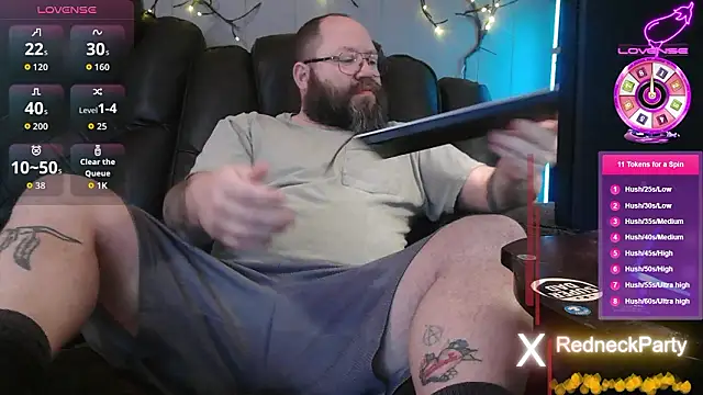 Snapshot of RedneckWants2PlayNow chatting on February 18, 2026, 1:18 pm RedneckWants2PlayNow online show from February 18, 2026, 1:18 pm