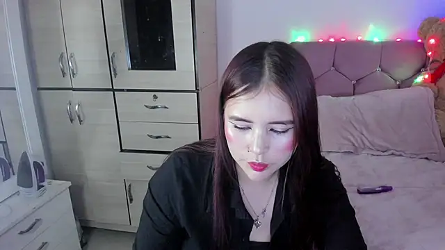 Snapshot of hotbbc_wife chatting on February 17, 2025, 11:00 pm hotbbc wife online show from February 17, 2025, 11:00 pm
