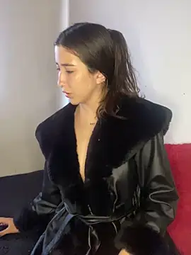 Snapshot of _Luuna chatting on March 21, 2025, 5:34 pm Luuna online show from March 21, 2025, 5:34 pm