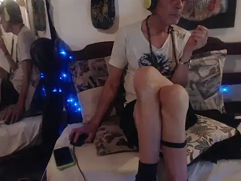 laye19 online show from October 10, 2025, 12:00 am