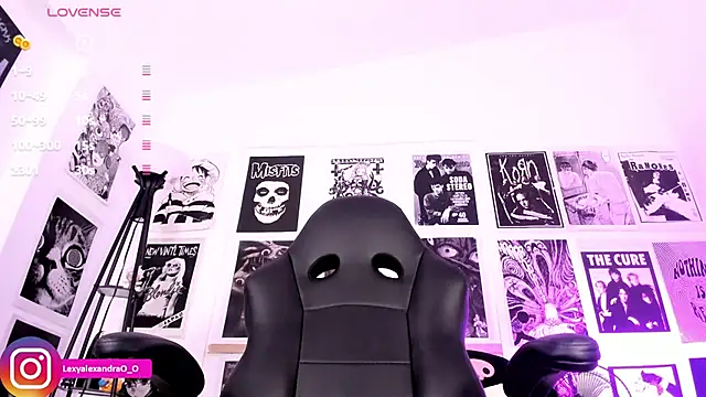 Lexyjoycce online show from April 18, 2026, 9:04 pm