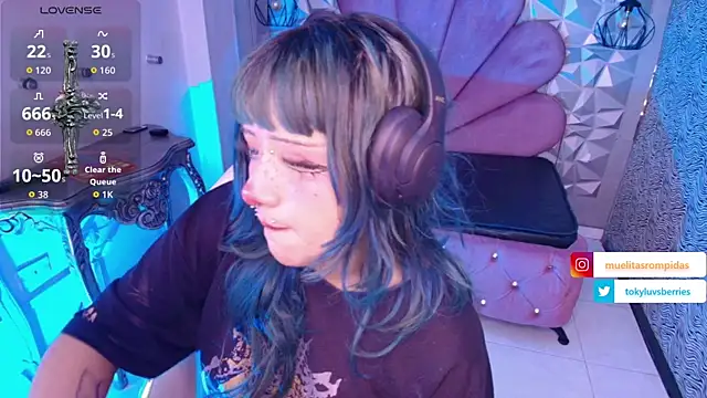 toky doll online show from December 4, 2025, 8:19 pm