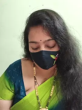 neelu-hoty online show from December 15, 2025, 2:45 pm