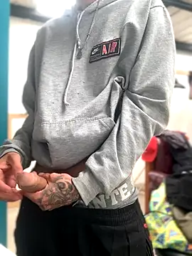 Snapshot of 27powercm chatting on November 10, 2025, 4:56 pm 27powercm online show from November 10, 2025, 4:56 pm