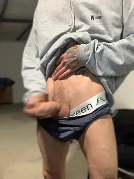 Snapshot of 27powercm chatting on February 3, 2026, 6:40 am 27powercm online show from February 3, 2026, 6:40 am