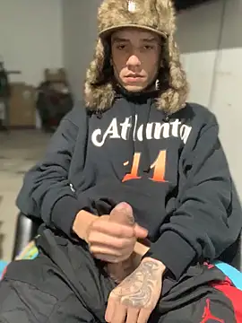 Snapshot of 27powercm chatting on January 15, 2026, 5:33 am 27powercm online show from January 15, 2026, 5:33 am