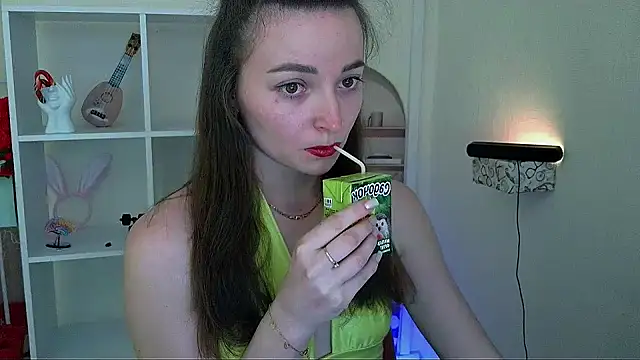 Snapshot of _Barbie_Kiss_ chatting on May 25, 2026, 4:28 pm Barbie Kiss online show from May 25, 2026, 4:28 pm