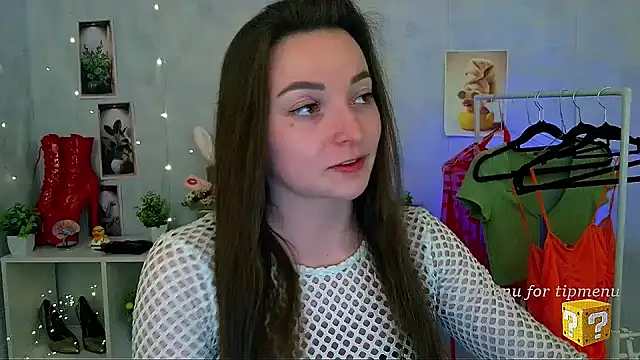  Barbie Kiss  online show from April 18, 2026, 7:07 pm