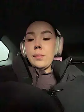 Asian Asami online show from April 4, 2026, 2:56 pm