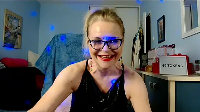 Snapshot of sexyjennyeu chatting on March 11, 2026, 9:42 pm sexyjennyeu online show from March 11, 2026, 9:42 pm